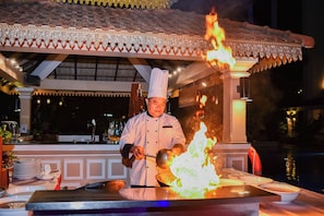 Lunch and dinner served - Somadevi Angkor Premium (Siem Reap)