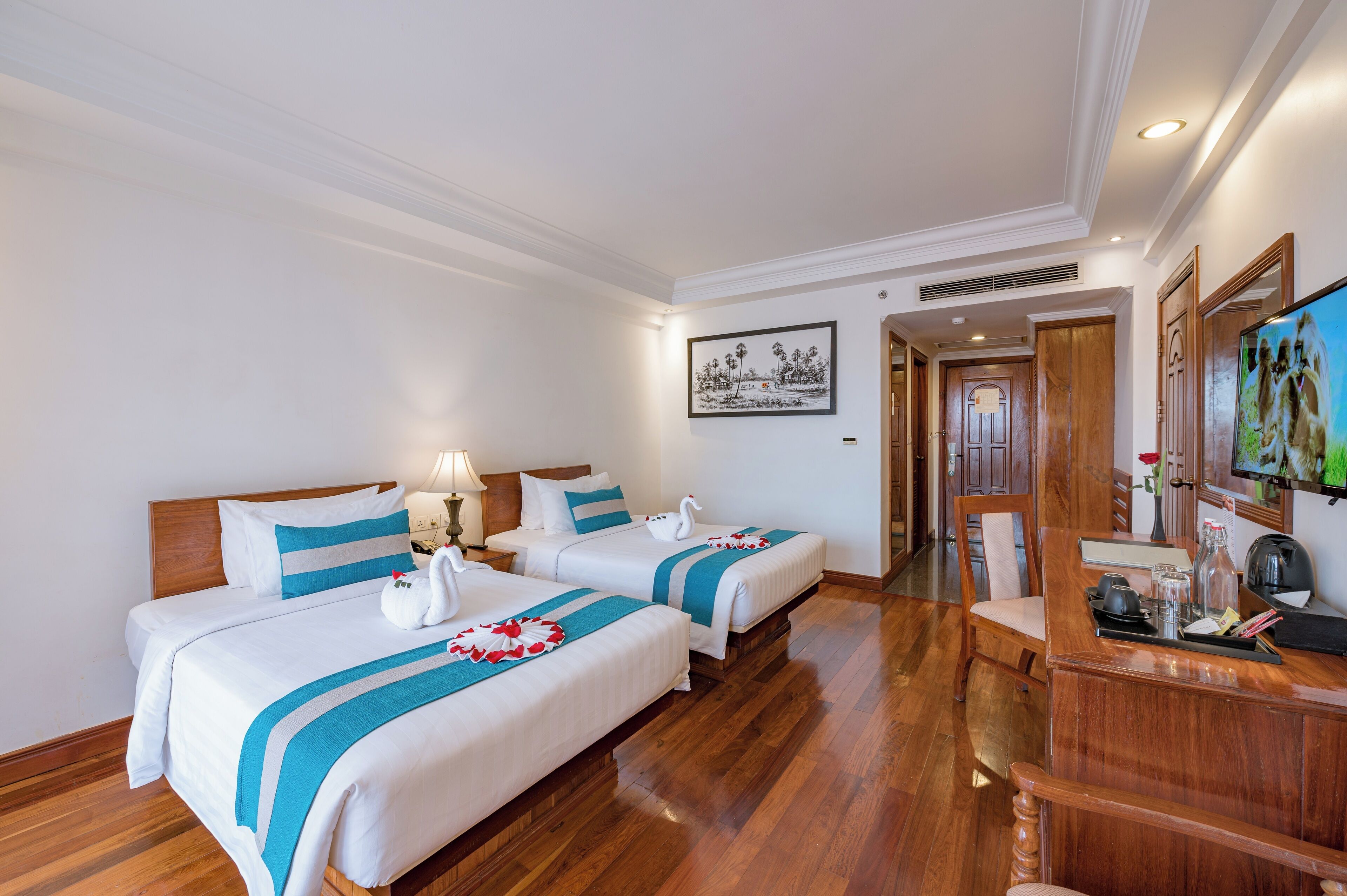 1 bedroom, premium bedding, minibar, in-room safe