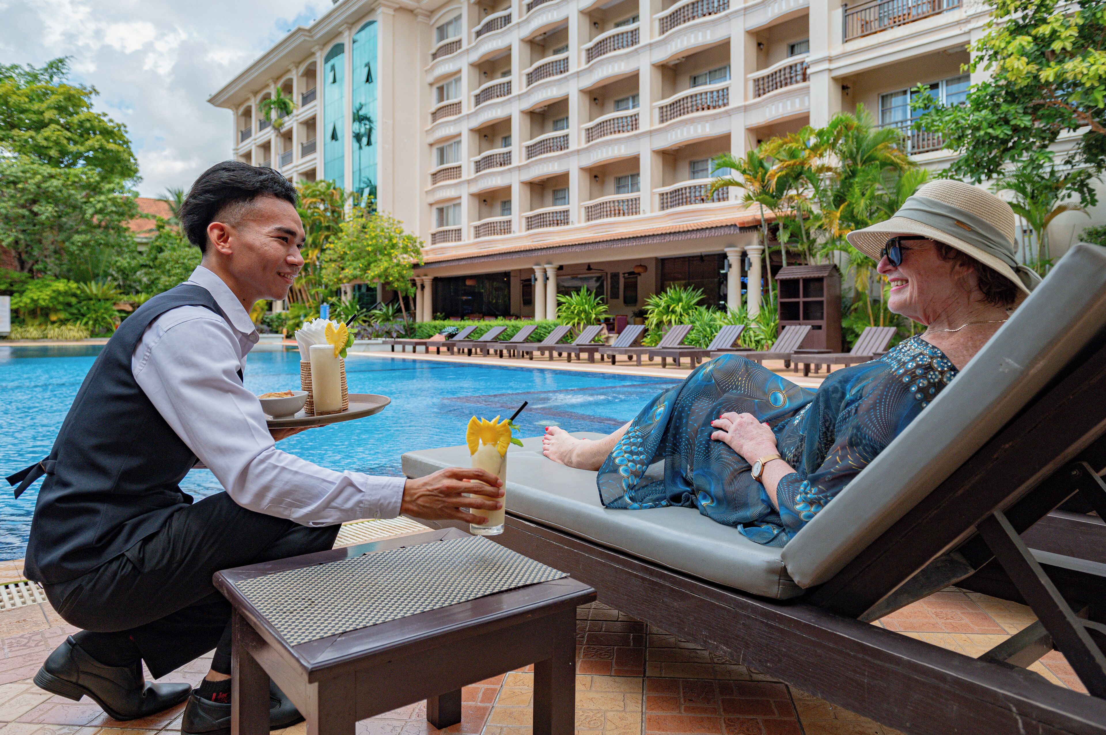 lunch and dinner served, pool views