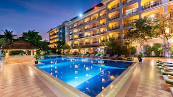 Utendørsbasseng og bassengtelt (inkludert)