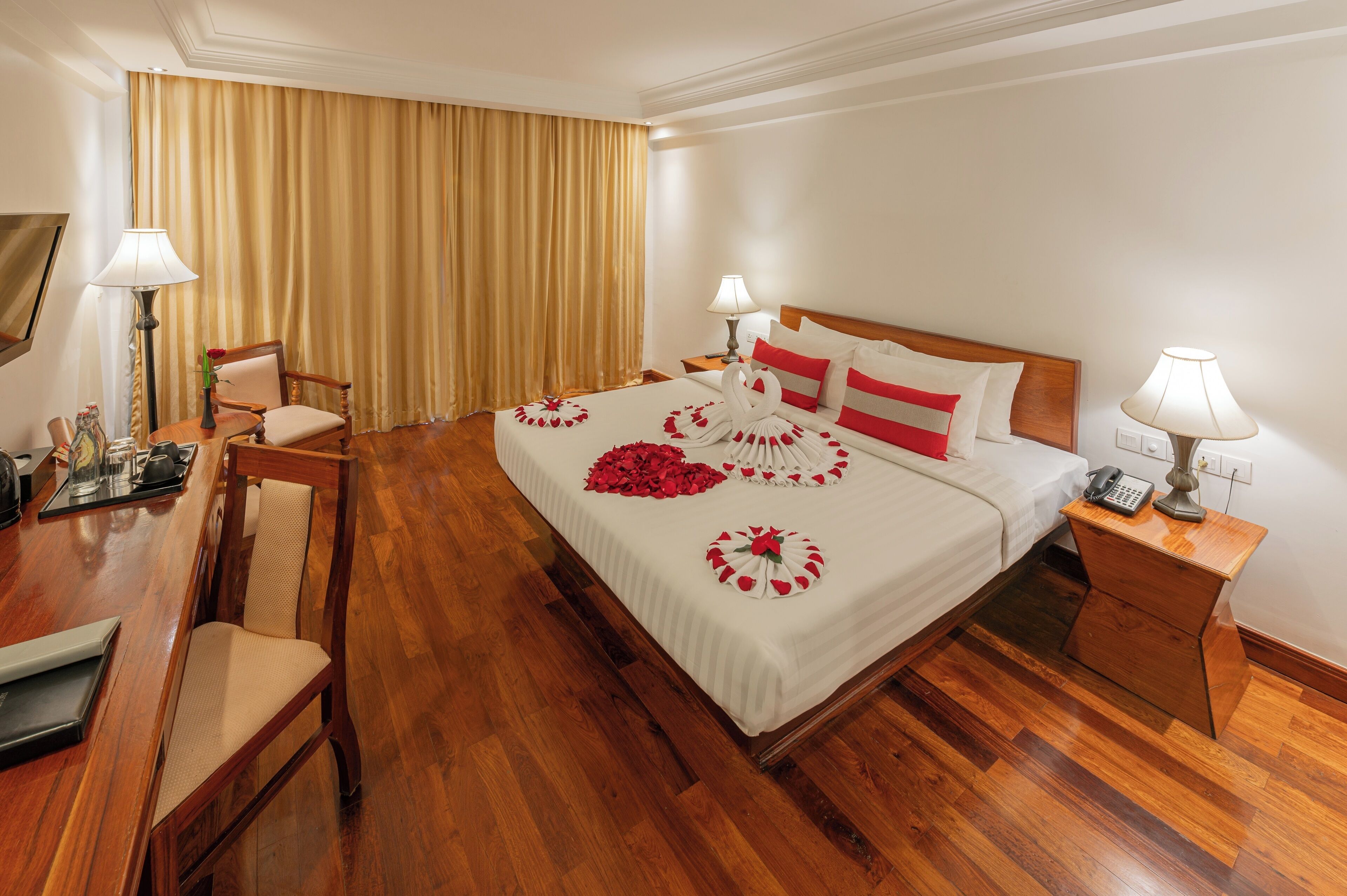 1 bedroom, premium bedding, minibar, in-room safe