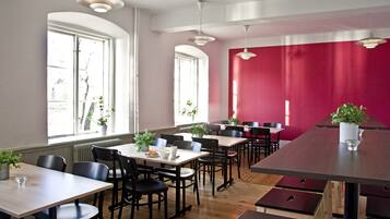 Frukostbuffé varje dag (SEK 135 per person)