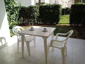 Apartament estàndard, 2 dormitoris, vistes a la piscina, al costat de la platja | Terrassa o pati