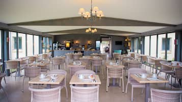 Daily buffet breakfast (EUR 11 per person)