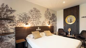 Quadruple Room | Desk, free WiFi, bed sheets