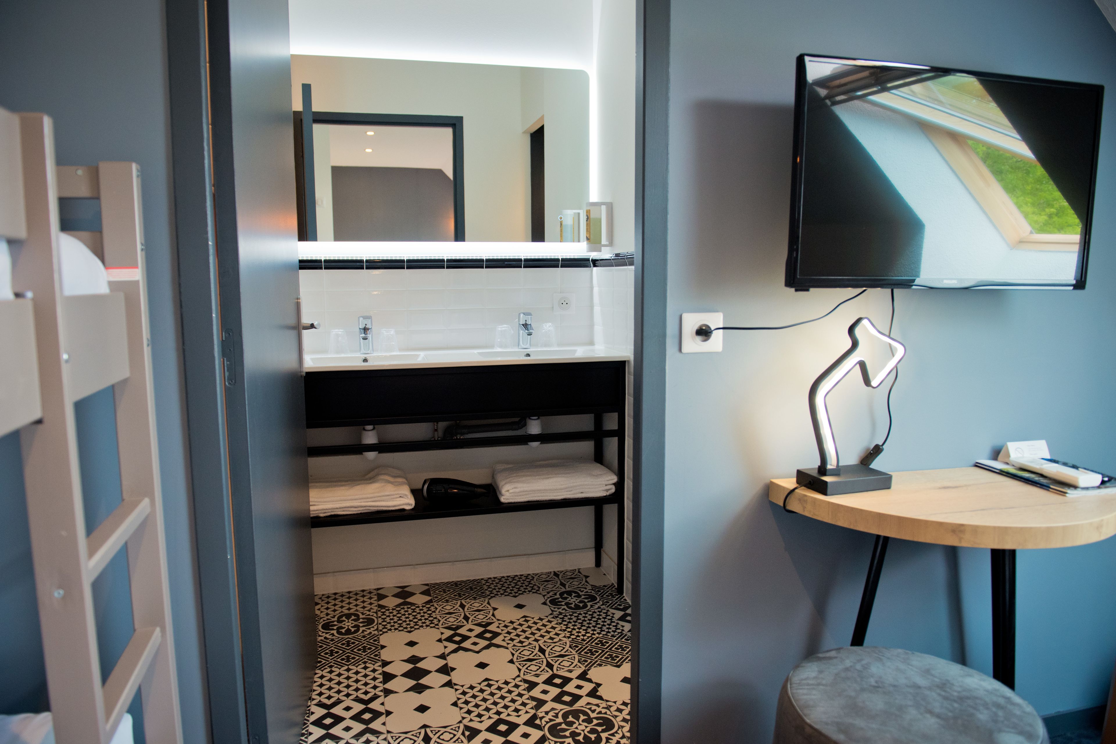 superior quadruple room, garden view | bathroom | hair dryer, towels