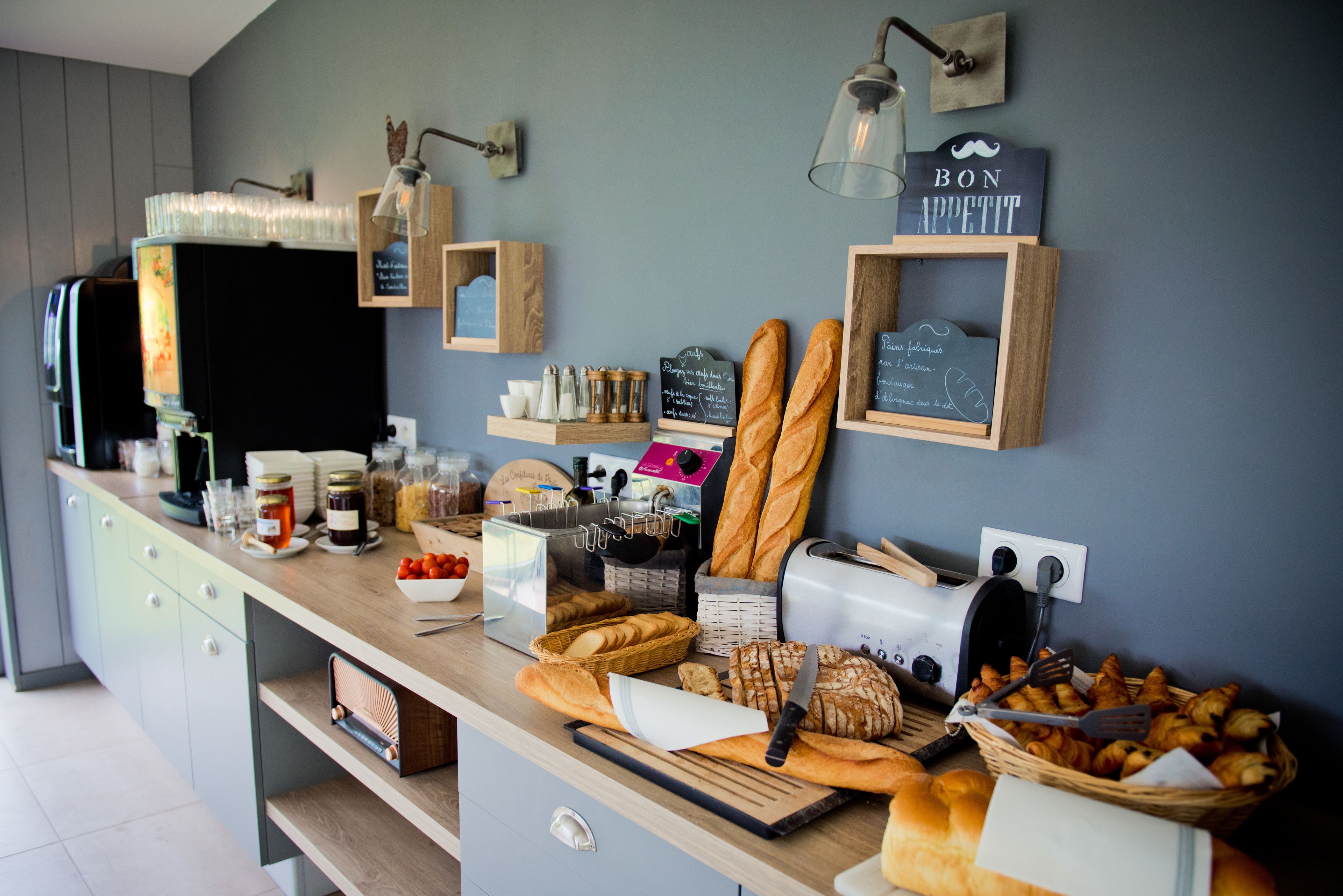 Desayuno buffet todos los días (con cargo) 