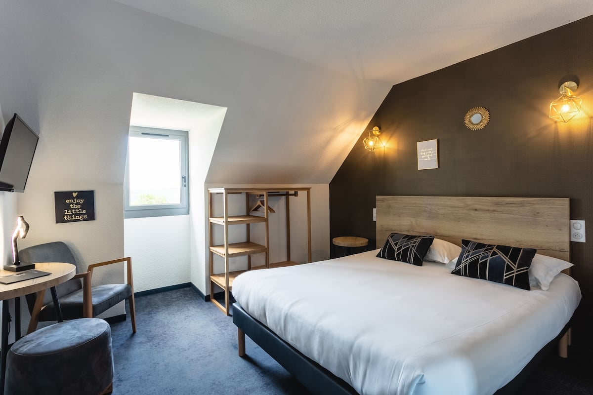 Superior tweepersoonskamer, 1 queensize bed, uitzicht op tuin | Een bureau, gratis wifi, beddengoed