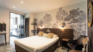 Quadruple Room | Desk, free WiFi, bed sheets