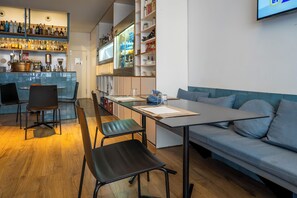 Snack bar