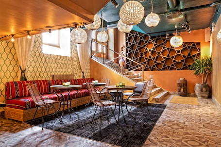 Pasti. Sofo Hotel