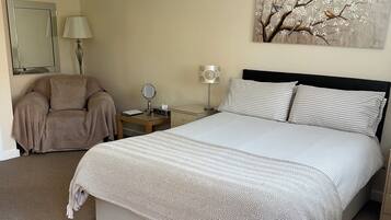 Desk, iron/ironing board, free WiFi, bed sheets