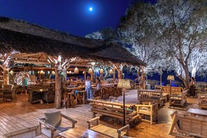 Property grounds - Porto Koundouros Beach and Villas (Kea)