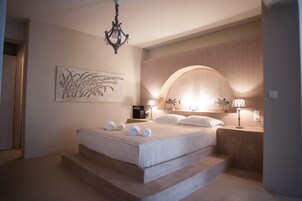 Egyptian cotton sheets, hypo-allergenic bedding, pillow-top beds