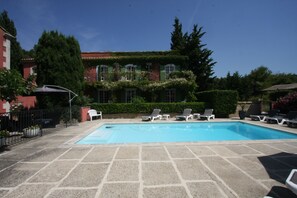 Outdoor pool, pool loungers