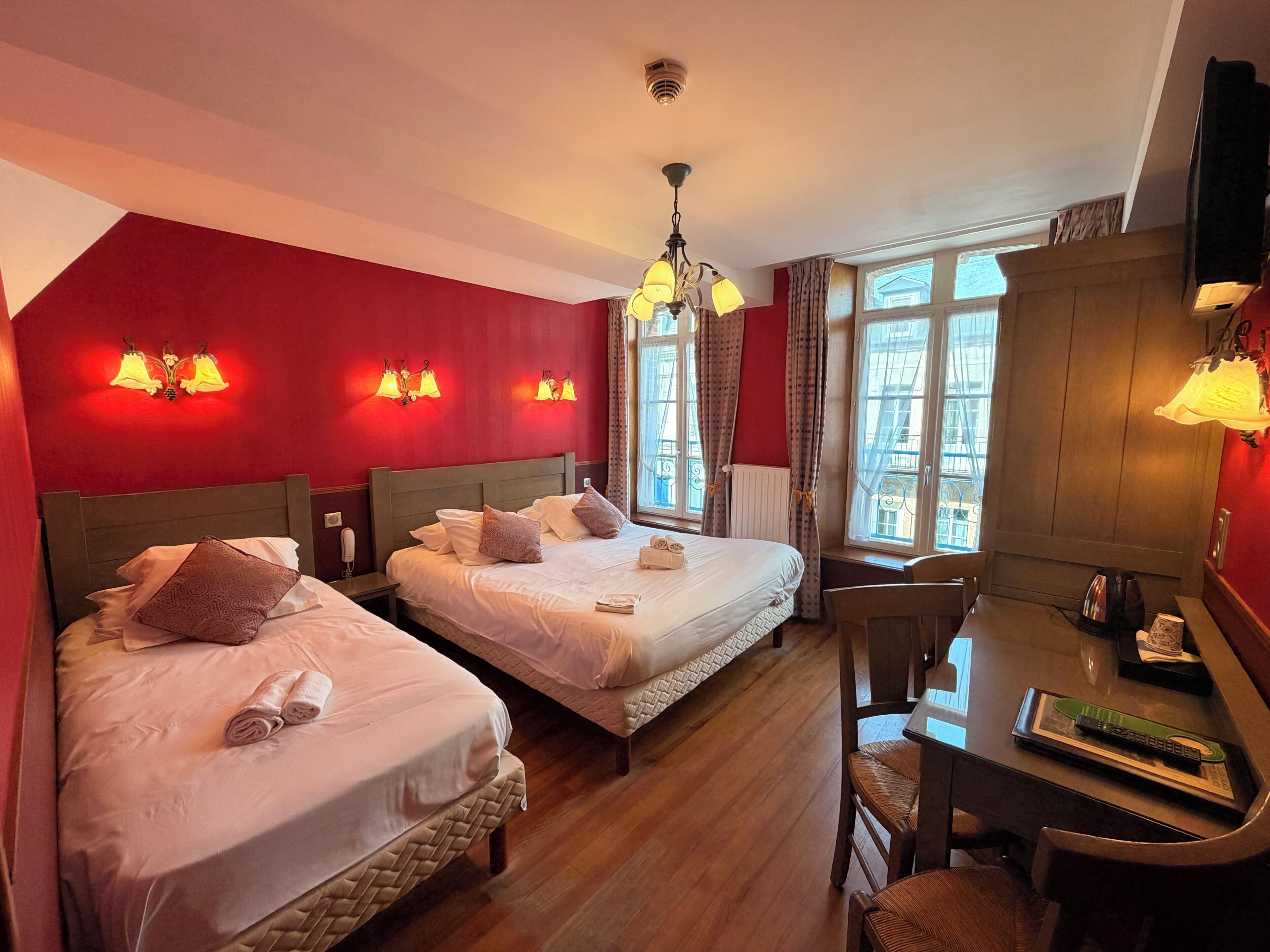 Triple Room (vue rue)