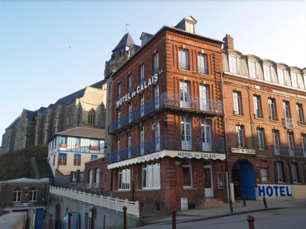 Front of property - Hotel De Calais (Le Treport)