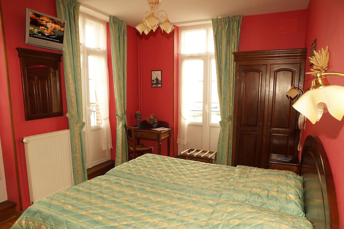 Double Room, panoramic view sea and marina | Desk, iron/ironing board, free WiFi, bed sheets