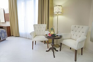 Junior Suite | Living area
