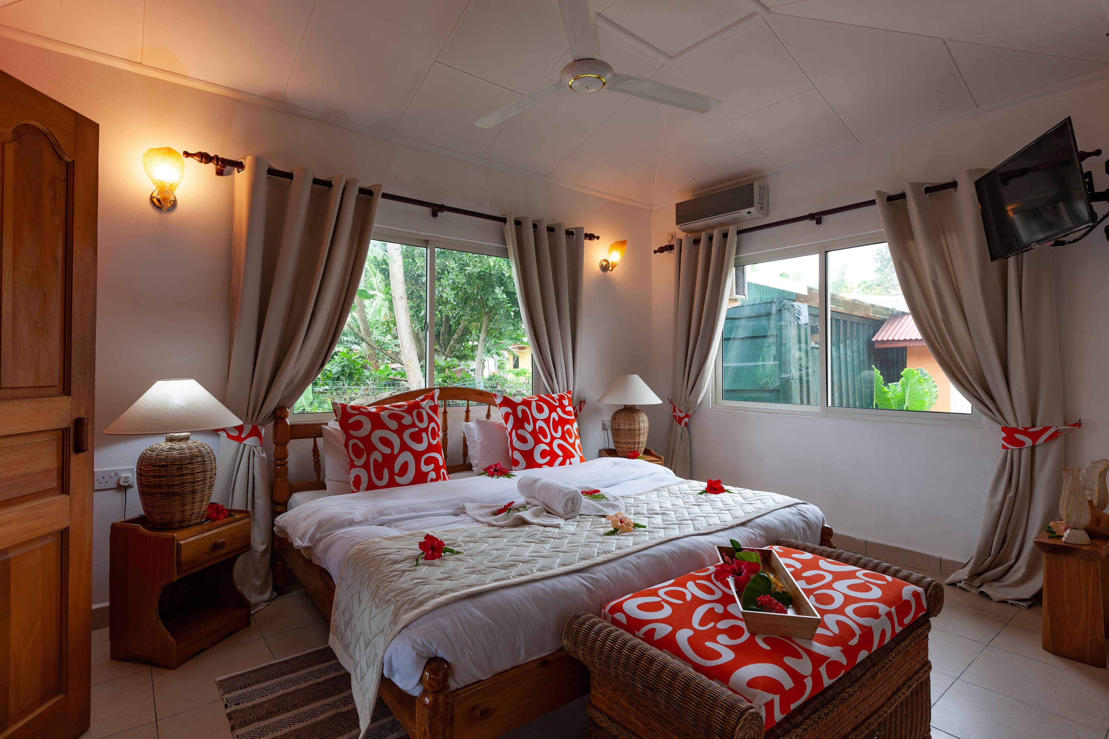 Villa, 1 Bedroom | 1 bedroom, in-room safe, individually decorated, individually furnished