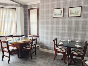 Daily full breakfast (GBP 10 per person)