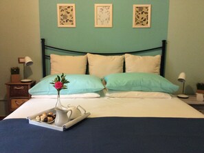 파노라믹룸, 침실 1개, 파티오, 마당 전망 | 미니바, 객실 내 금고