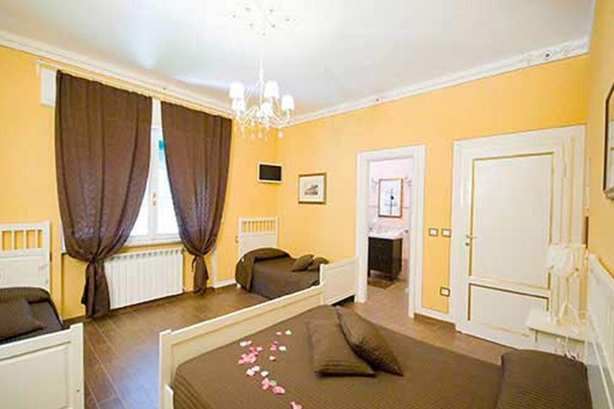in-room safe, desk, free wifi, bed sheets