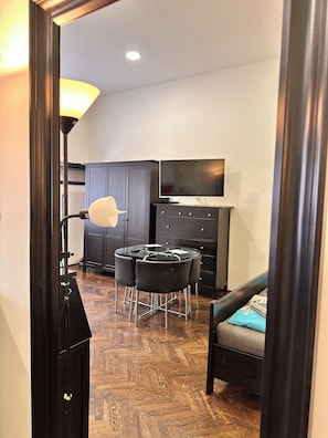 City Studio, 1 Bedroom, Private Bathroom, Courtyard Area