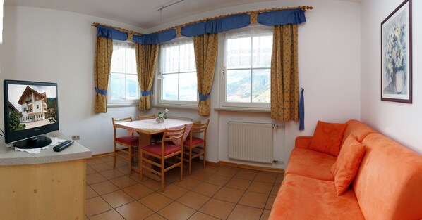 Apartment, 1 Bedroom, Valley View | Living area | LCD TV - Appartment Mühlrast (Laces)