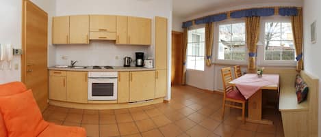 Apartment, 1 Bedroom, Mountain View, Mountainside | Private kitchenette