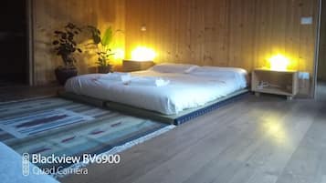 Design-Zimmer | Schreibtisch, Verdunkelungsvorhänge, schallisolierte Zimmer