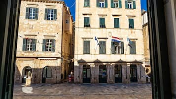 Quarto casal (Double Room with City View) | Vista do quarto