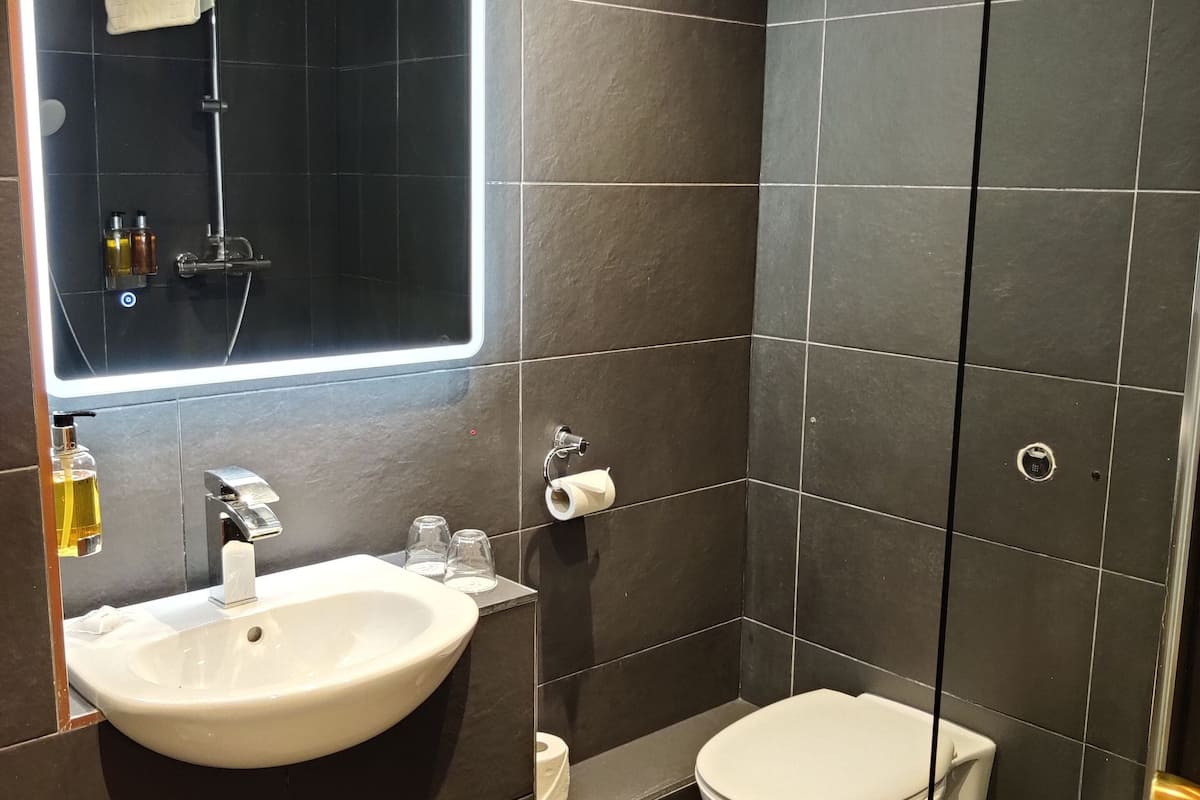 free toiletries, towels, soap, shampoo