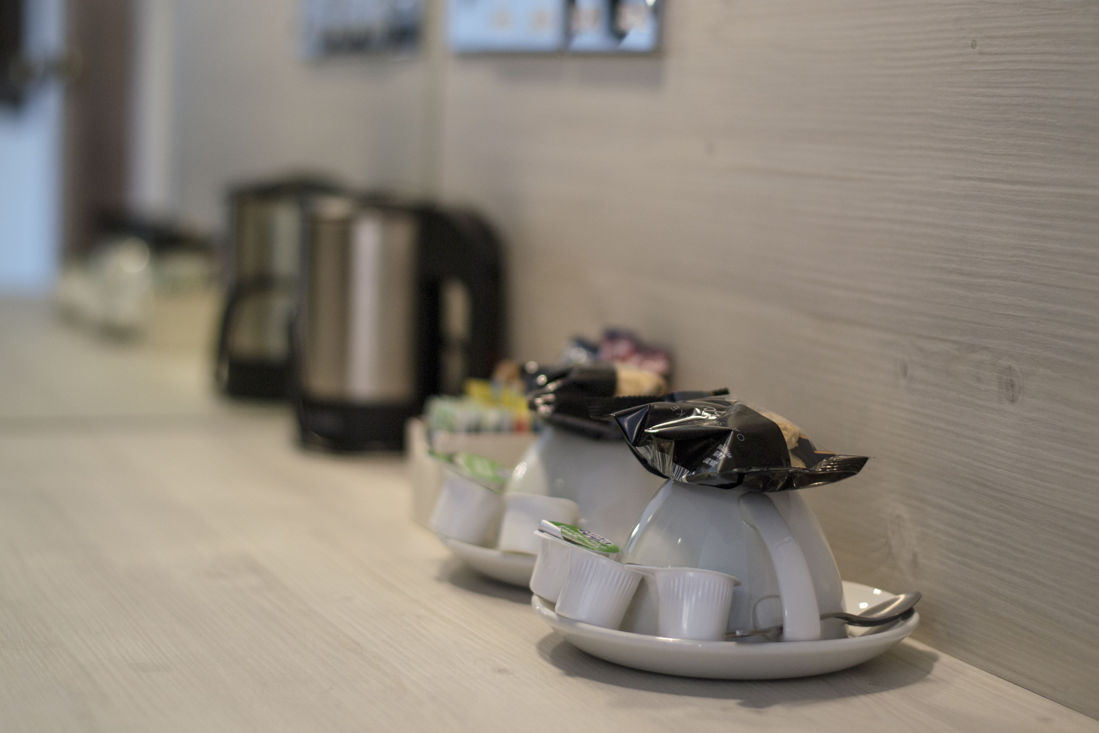 twin room | coffee and/or coffee maker