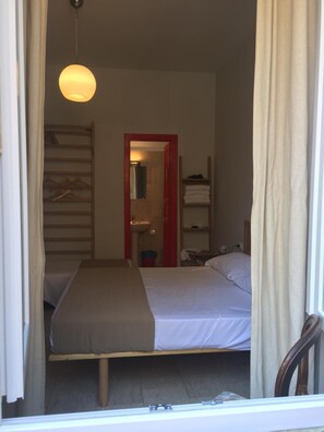 Zimmersafe, individuell eingerichtet, Bügeleisen/Bügelbrett