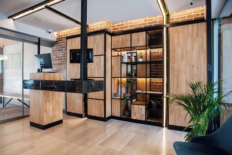 Breakfast, lunch and dinner served