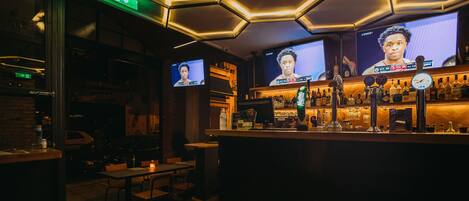 住宿內酒吧