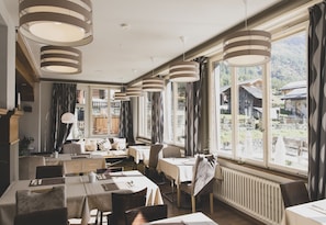 Lunch and dinner served, French cuisine