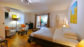 Deluxe King Room | Bettwäsche aus ägyptischer Baumwolle, hochwertige Bettwaren, Minibar