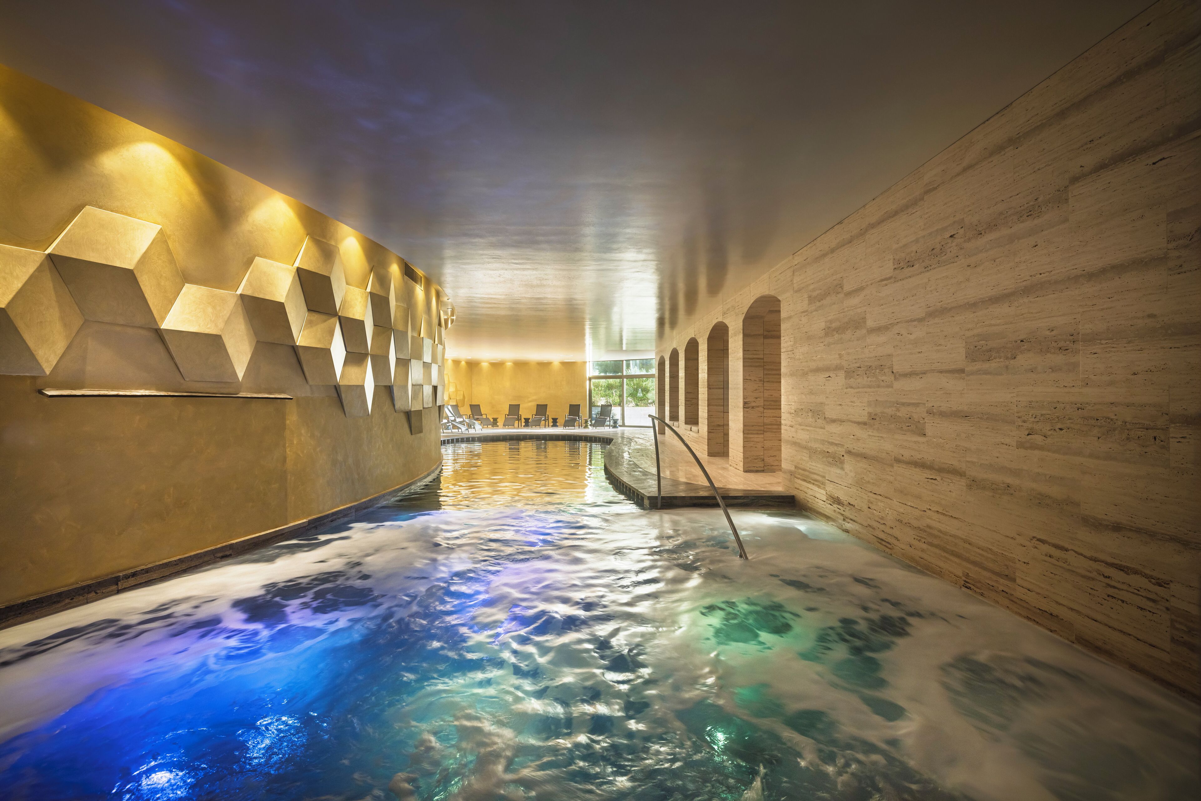 Indoor pool, pool loungers