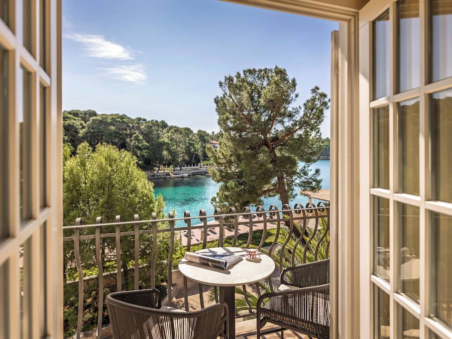 Alhambra Suite with Balcony and Sea View | Vista do quarto