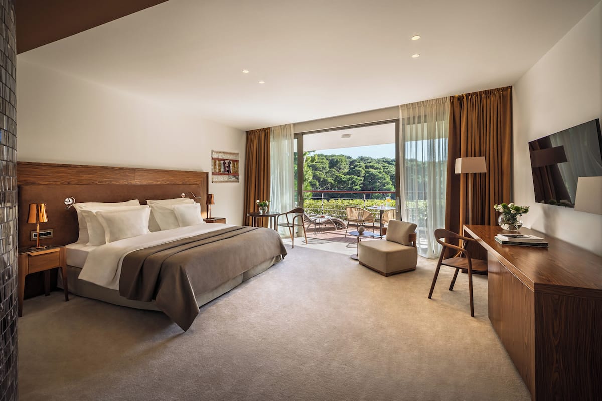 Premium Double Room with Balcony and Sea View | Premium bedding, minibar, in-room safe, desk