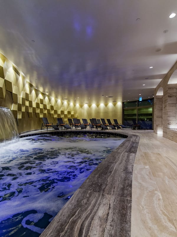 Indoor pool, pool loungers