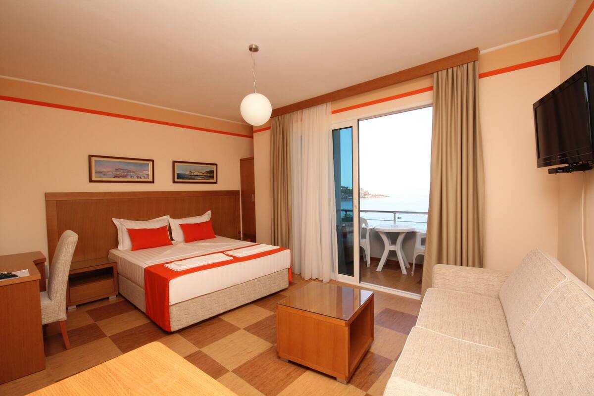 Standard Studio, Balcony, Sea View | Premium bedding, in-room safe, desk, free cots/infant beds