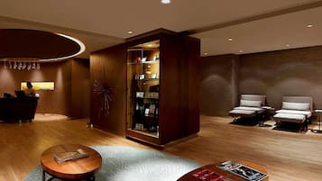 Couples treatment room(s), body treatments, deep-tissue massages