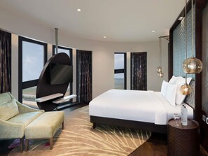 Presidential Suite, Club lounge access (Airport View, 20% off FnB & Laundry) | Egyptian cotton sheets, premium bedding, down duvets, memory-foam beds - Pullman New Delhi Aerocity Hotel (New Delhi)
