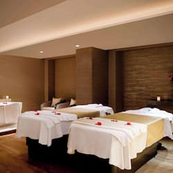 Couples treatment rooms, body treatments, deep-tissue massages