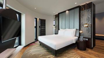 Presidential Suite, Club Lounge Access (Airport View, 20% off FnB & Laundry)