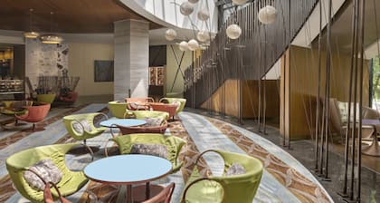 Pullman New Delhi Aerocity Hotel
