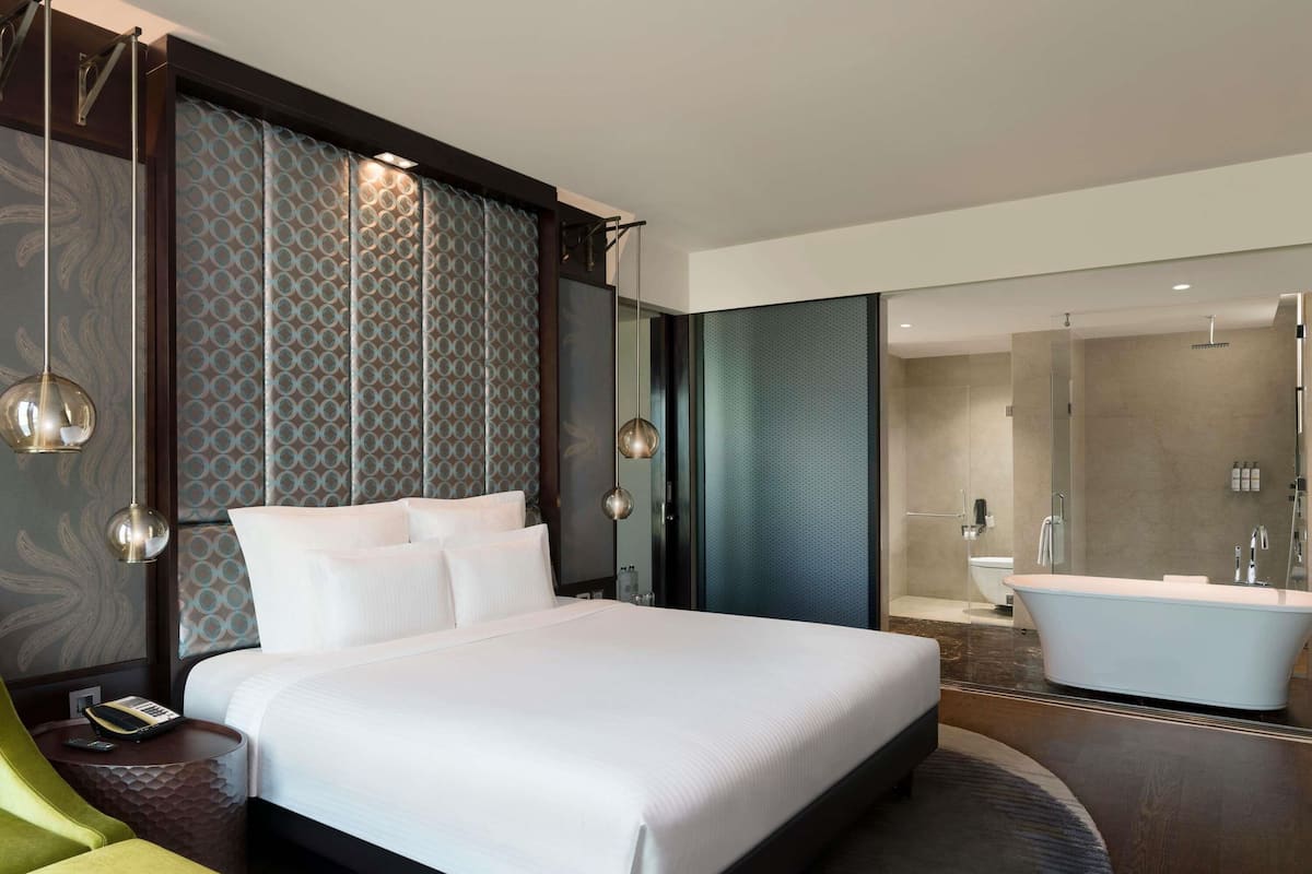 SUPERIOR SUITE ROOM - 2 way airport transfers, Lounge access. 15% discount on F&B and Laundry | 1 bedroom, Egyptian cotton sheets, premium bedding, down comforters